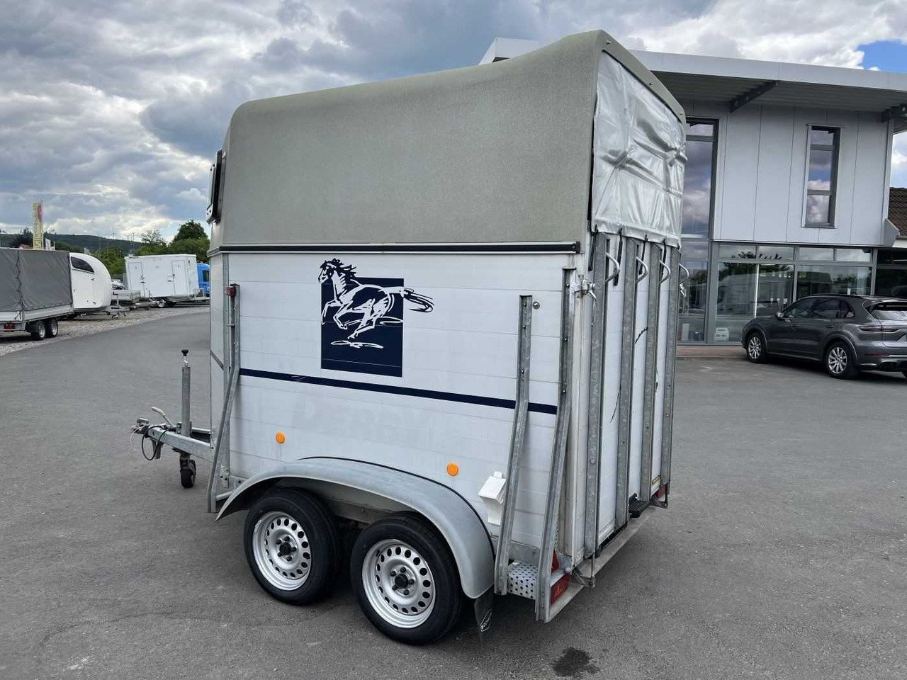 BOECKMANN Duo AP Pferdetransporter Viehanhänger - Prikolica za konje: slika BOECKMANN Duo AP Pferdetransporter Viehanhänger - Prikolica za konje BOECKMANN Duo AP Pferdetransporter Viehanhänger - Prikolica za konje: slika BOECKMANN Duo AP Pferdetransporter Viehanhänger - Prikolica za konje