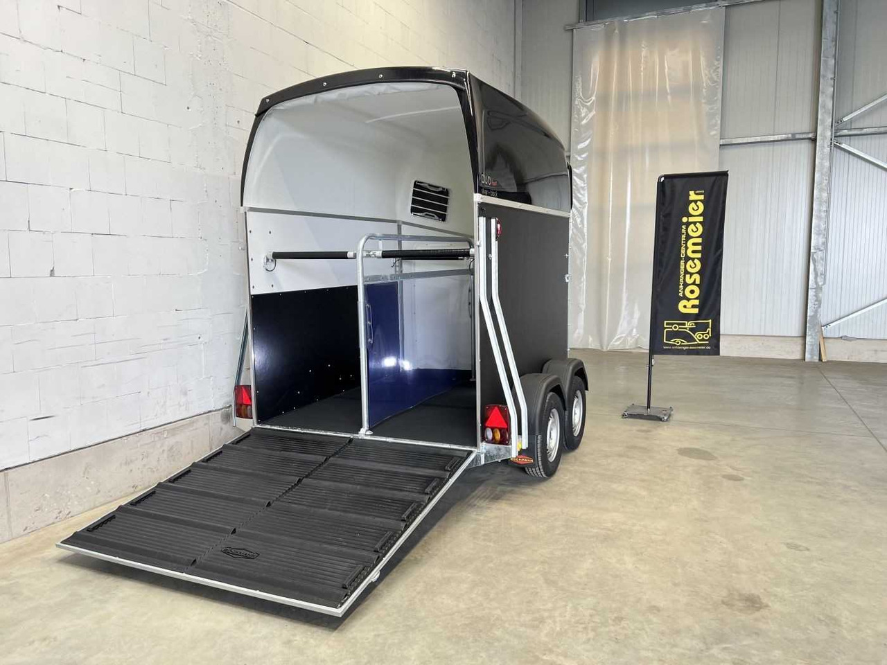 BOECKMANN Duo Esprit silv+bl SK TrS 100 Pferdeanhänger - Prikolica za konje: slika BOECKMANN Duo Esprit silv+bl SK TrS 100 Pferdeanhänger - Prikolica za konje BOECKMANN Duo Esprit silv+bl SK TrS 100 Pferdeanhänger - Prikolica za konje: slika BOECKMANN Duo Esprit silv+bl SK TrS 100 Pferdeanhänger - Prikolica za konje