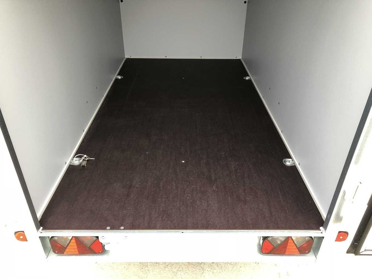 BOECKMANN KT 2513/135 Eco XXL Kofferanhänger - Prikolica sa zatvorenim sandukom: slika BOECKMANN KT 2513/135 Eco XXL Kofferanhänger - Prikolica sa zatvorenim sandukom BOECKMANN KT 2513/135 Eco XXL Kofferanhänger - Prikolica sa zatvorenim sandukom: slika BOECKMANN KT 2513/135 Eco XXL Kofferanhänger - Prikolica sa zatvorenim sandukom