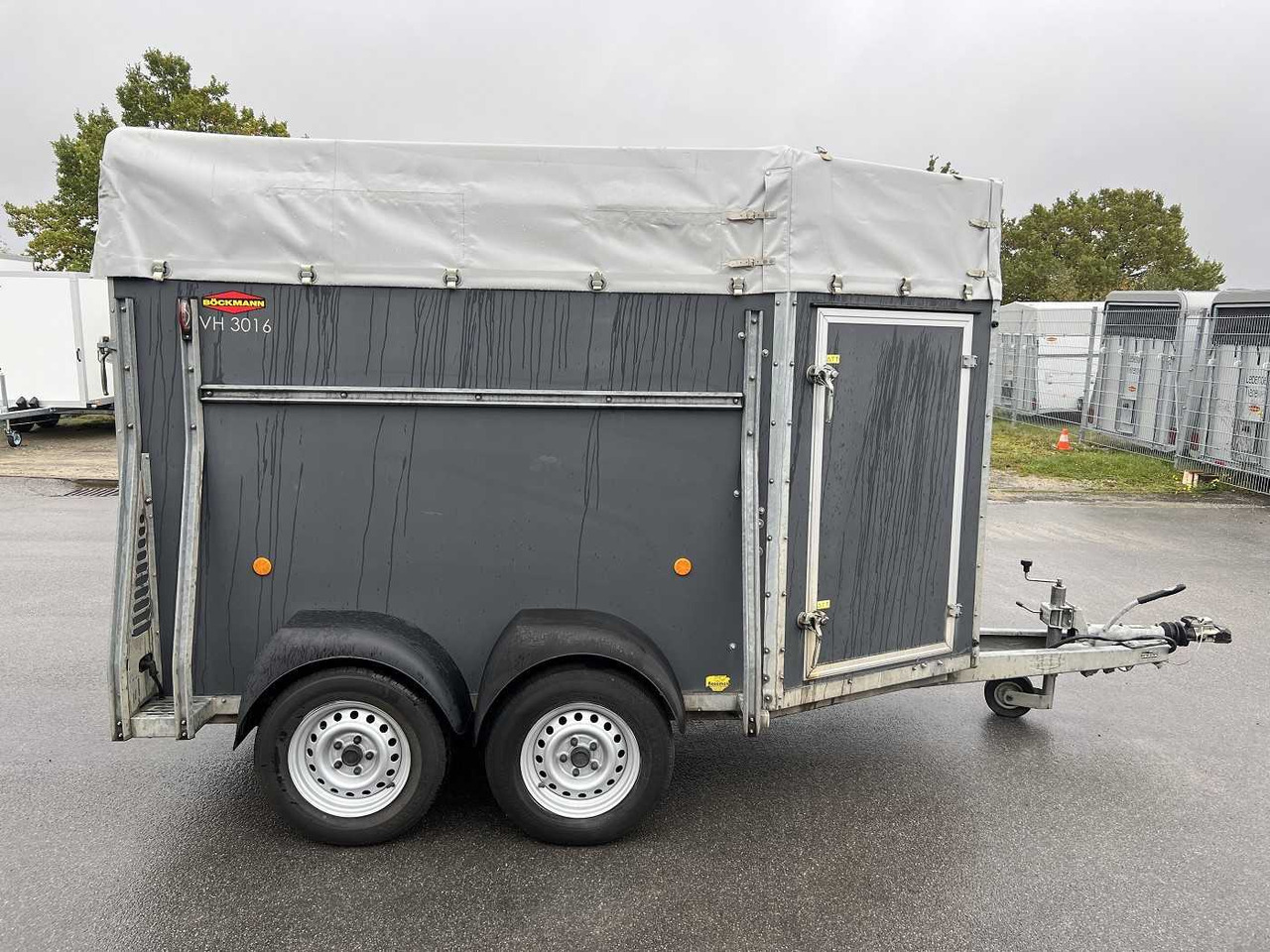BOECKMANN VH 3016/24 Viehanhänger - Prikolica za prijevoz stoke: slika BOECKMANN VH 3016/24 Viehanhänger - Prikolica za prijevoz stoke BOECKMANN VH 3016/24 Viehanhänger - Prikolica za prijevoz stoke: slika BOECKMANN VH 3016/24 Viehanhänger - Prikolica za prijevoz stoke
