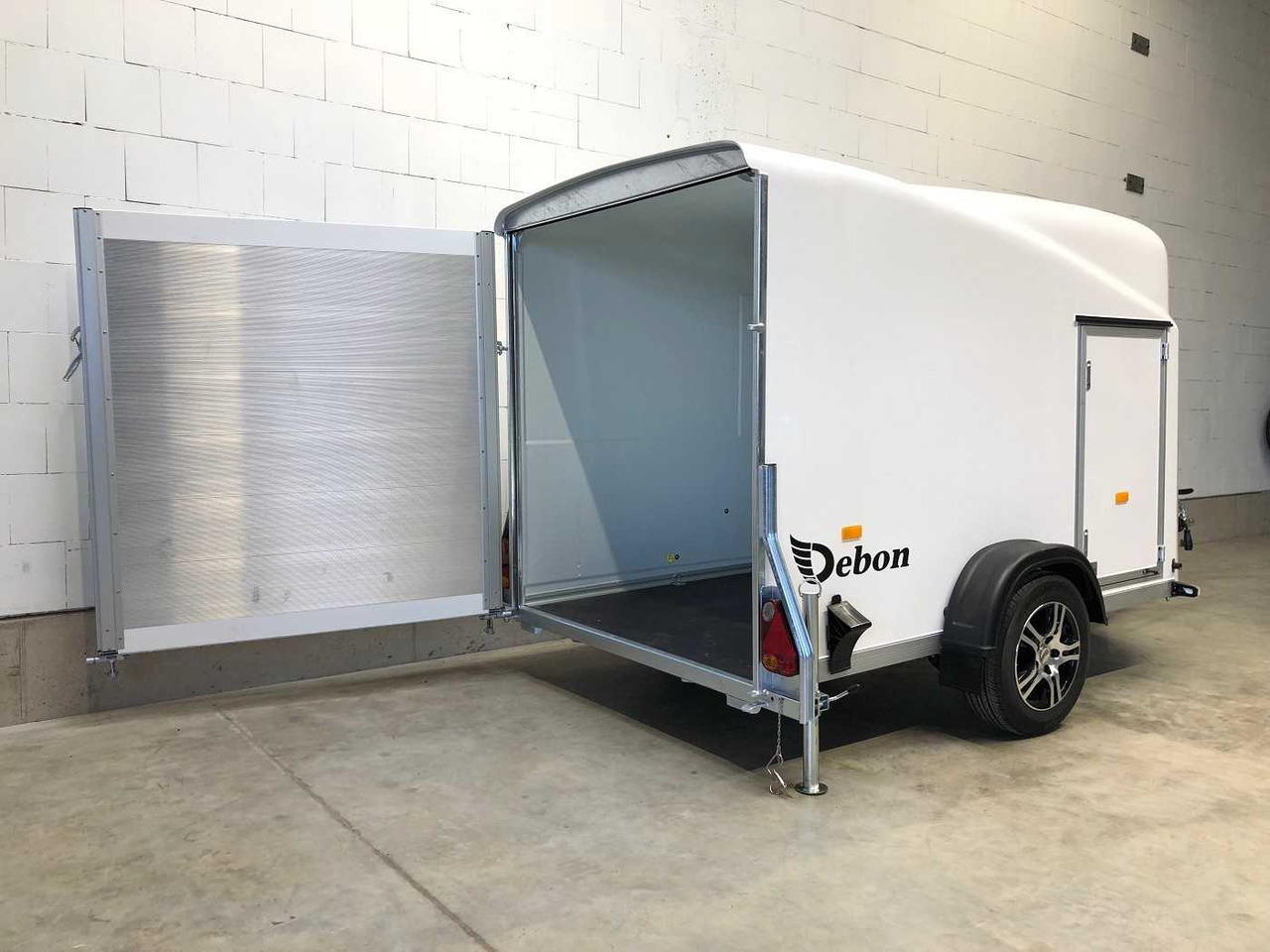 CHEVAL LIBERTE Cargo 1300.02+Tür Alu-Felgen Kofferanhänger - Prikolica sa zatvorenim sandukom: slika CHEVAL LIBERTE Cargo 1300.02+Tür Alu-Felgen Kofferanhänger - Prikolica sa zatvorenim sandukom CHEVAL LIBERTE Cargo 1300.02+Tür Alu-Felgen Kofferanhänger - Prikolica sa zatvorenim sandukom: slika CHEVAL LIBERTE Cargo 1300.02+Tür Alu-Felgen Kofferanhänger - Prikolica sa zatvorenim sandukom