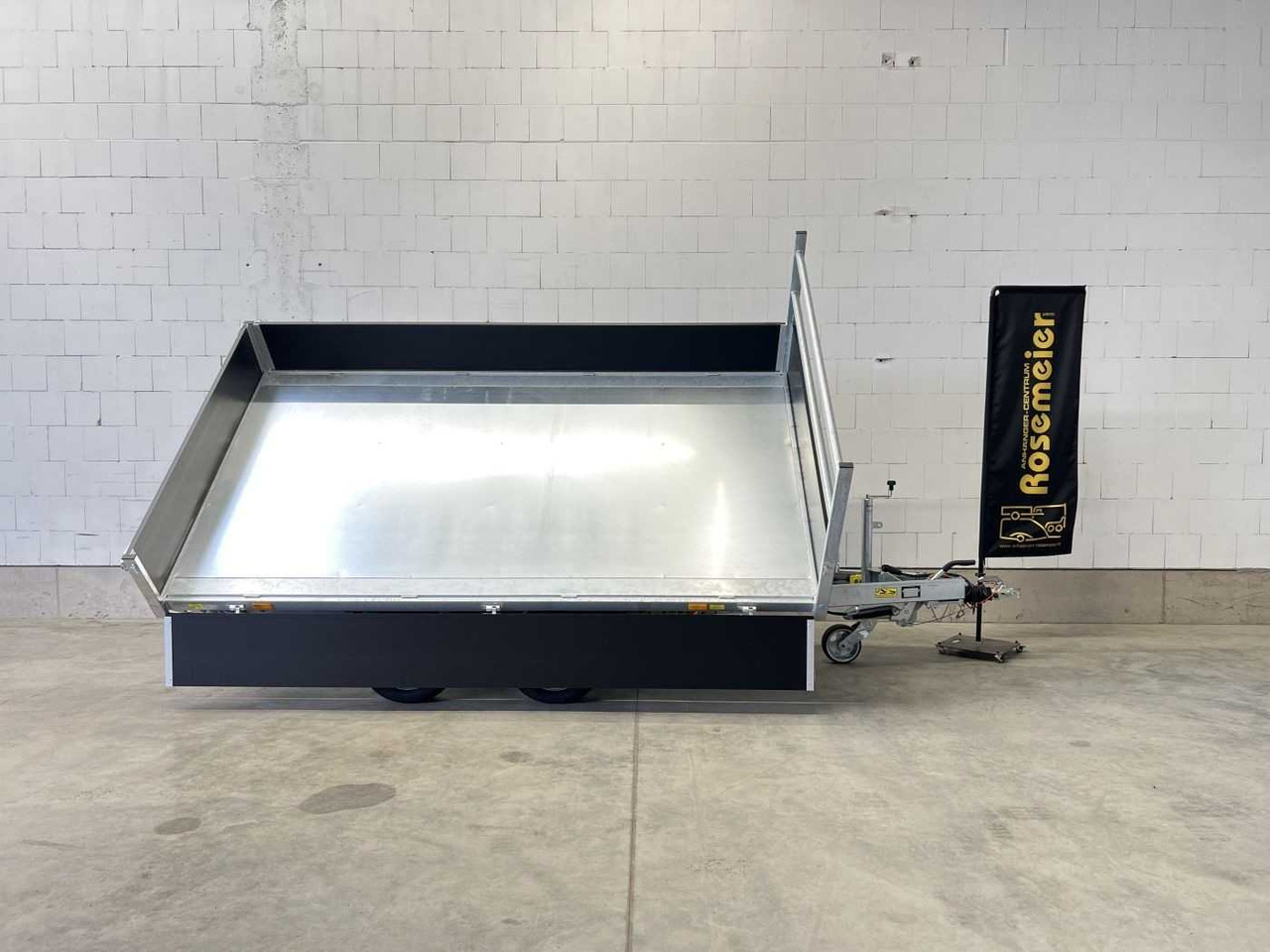 CHEVAL LIBERTE PW3.3E Black Dreiseitenkipper - Kiper prikolica: slika CHEVAL LIBERTE PW3.3E Black Dreiseitenkipper - Kiper prikolica CHEVAL LIBERTE PW3.3E Black Dreiseitenkipper - Kiper prikolica: slika CHEVAL LIBERTE PW3.3E Black Dreiseitenkipper - Kiper prikolica