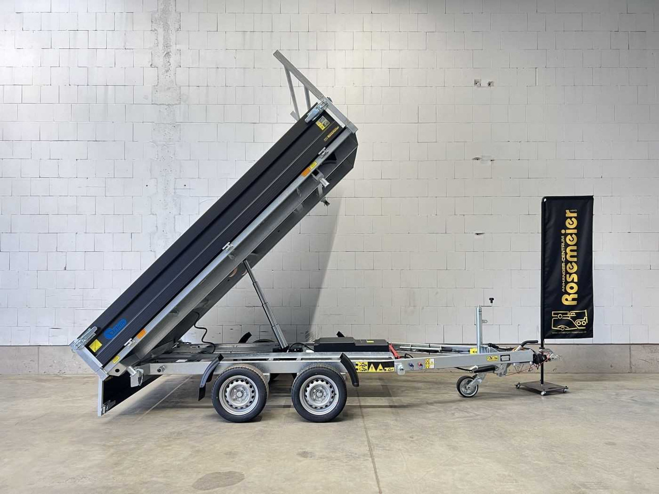 CHEVAL LIBERTE PW3.3E Black Dreiseitenkipper - Kiper prikolica: slika CHEVAL LIBERTE PW3.3E Black Dreiseitenkipper - Kiper prikolica CHEVAL LIBERTE PW3.3E Black Dreiseitenkipper - Kiper prikolica: slika CHEVAL LIBERTE PW3.3E Black Dreiseitenkipper - Kiper prikolica