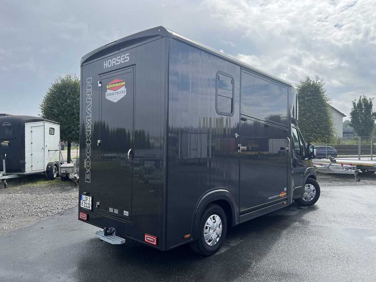 Fiat Böckmann Compact Basic LKW - Kamion za prijevoz konja: slika Fiat Böckmann Compact Basic LKW - Kamion za prijevoz konja Fiat Böckmann Compact Basic LKW - Kamion za prijevoz konja: slika Fiat Böckmann Compact Basic LKW - Kamion za prijevoz konja