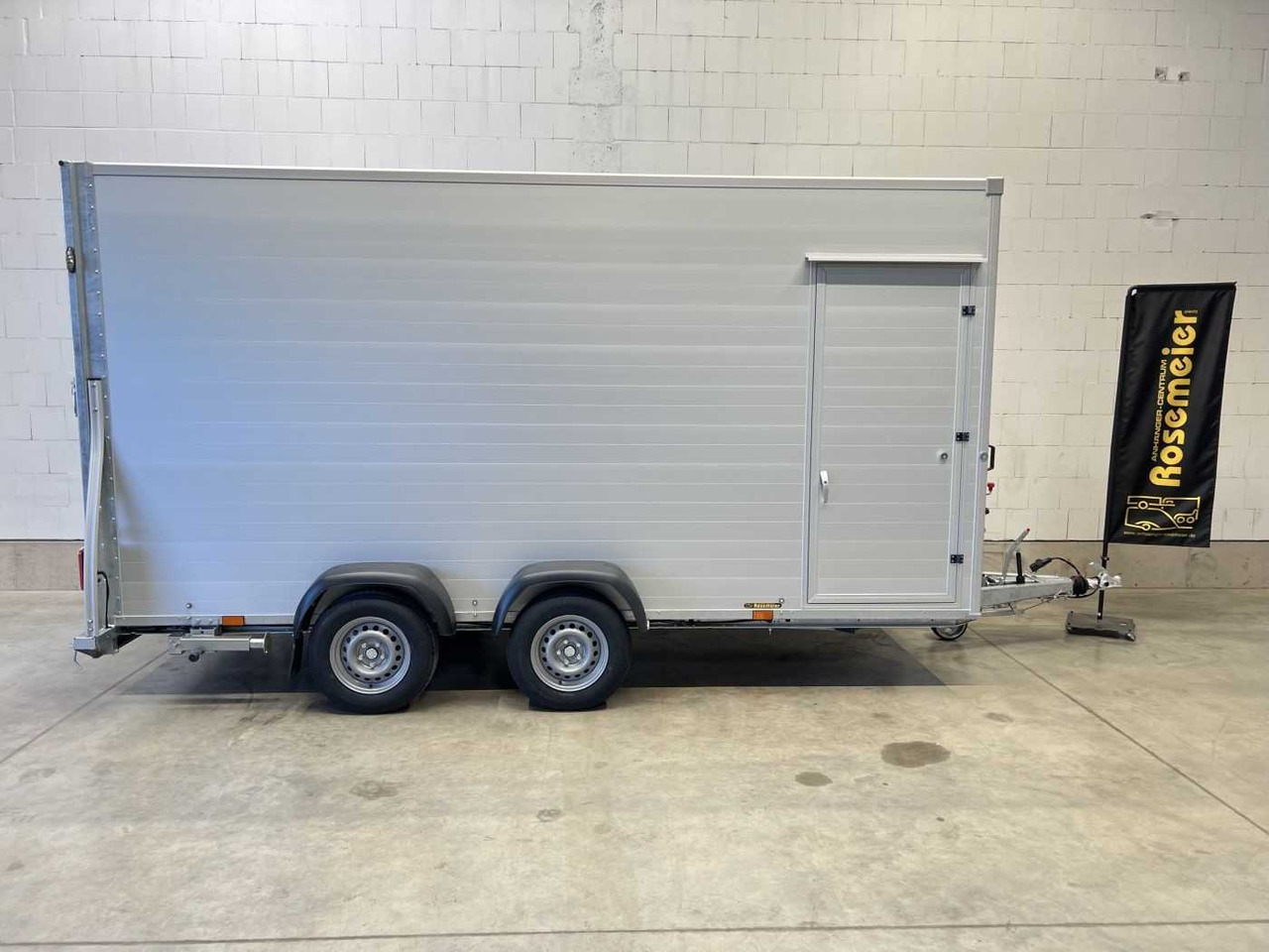 G170 Tür Kofferanhänger Sirius - Prikolica sa zatvorenim sandukom: slika G170 Tür Kofferanhänger Sirius - Prikolica sa zatvorenim sandukom G170 Tür Kofferanhänger Sirius - Prikolica sa zatvorenim sandukom: slika G170 Tür Kofferanhänger Sirius - Prikolica sa zatvorenim sandukom