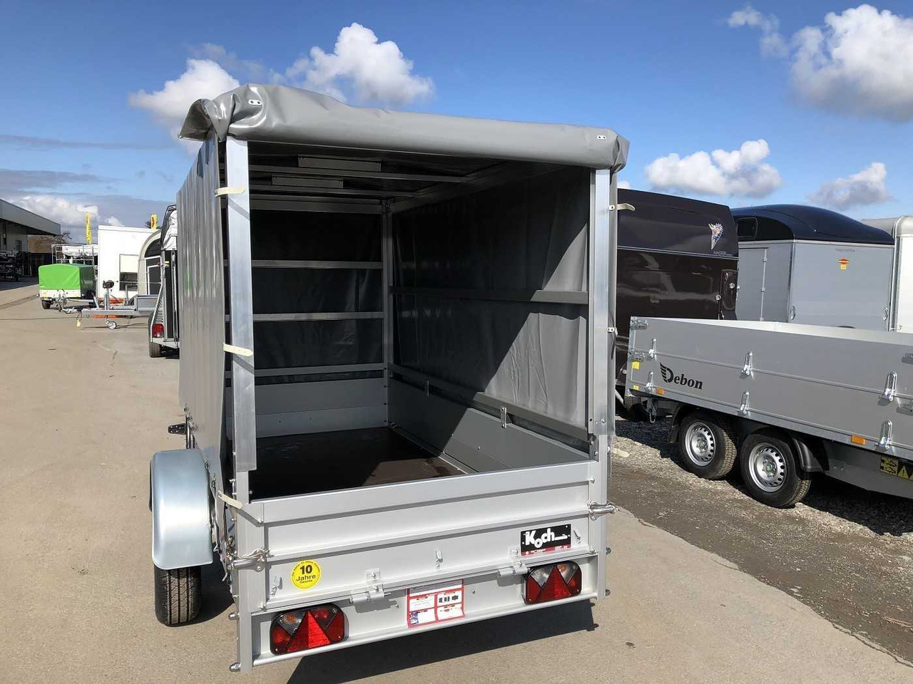 KOCH U4 mit Plane 1100 grau Kastenanhänger ungebremst - Auto prikolica: slika KOCH U4 mit Plane 1100 grau Kastenanhänger ungebremst - Auto prikolica KOCH U4 mit Plane 1100 grau Kastenanhänger ungebremst - Auto prikolica: slika KOCH U4 mit Plane 1100 grau Kastenanhänger ungebremst - Auto prikolica