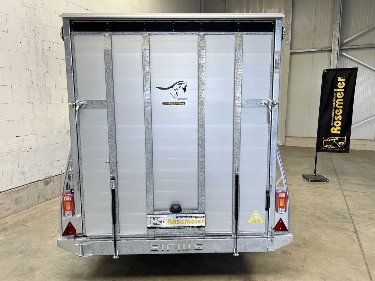Kargo G150 Kofferanhänger Sirius - Prikolica sa zatvorenim sandukom: slika Kargo G150 Kofferanhänger Sirius - Prikolica sa zatvorenim sandukom Kargo G150 Kofferanhänger Sirius - Prikolica sa zatvorenim sandukom: slika Kargo G150 Kofferanhänger Sirius - Prikolica sa zatvorenim sandukom