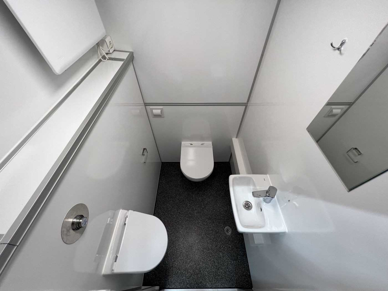 ROSEMEIER EW TA-NO Dusch + WC Kombi 4 Toilettenanhänger - Građevinski kontejner, Prikolica: slika ROSEMEIER EW TA-NO Dusch + WC Kombi 4 Toilettenanhänger - Građevinski kontejner, Prikolica ROSEMEIER EW TA-NO Dusch + WC Kombi 4 Toilettenanhänger - Građevinski kontejner, Prikolica: slika ROSEMEIER EW TA-NO Dusch + WC Kombi 4 Toilettenanhänger - Građevinski kontejner, Prikolica