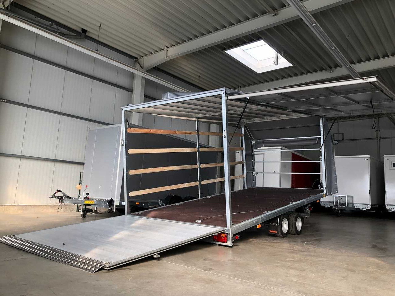 Novi Prikolica za prijevoz automobila ROSEMEIER VE Jumbo 27.5 Race-Plane Autotransporter geschlosse Autotransporter geschlossen: slika Novi Prikolica za prijevoz automobila ROSEMEIER VE Jumbo 27.5 Race-Plane Autotransporter geschlosse Autotransporter geschlossen