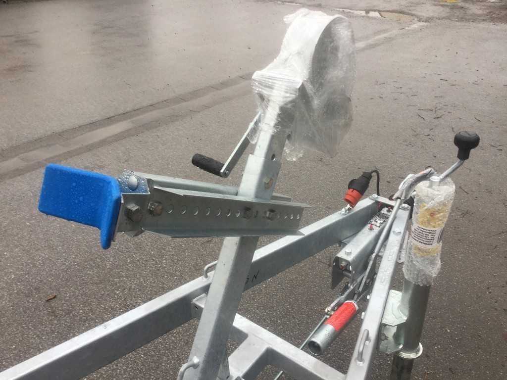 TPV BA1300-R Bootsanhänger - Prikolica za plovila: slika TPV BA1300-R Bootsanhänger - Prikolica za plovila TPV BA1300-R Bootsanhänger - Prikolica za plovila: slika TPV BA1300-R Bootsanhänger - Prikolica za plovila