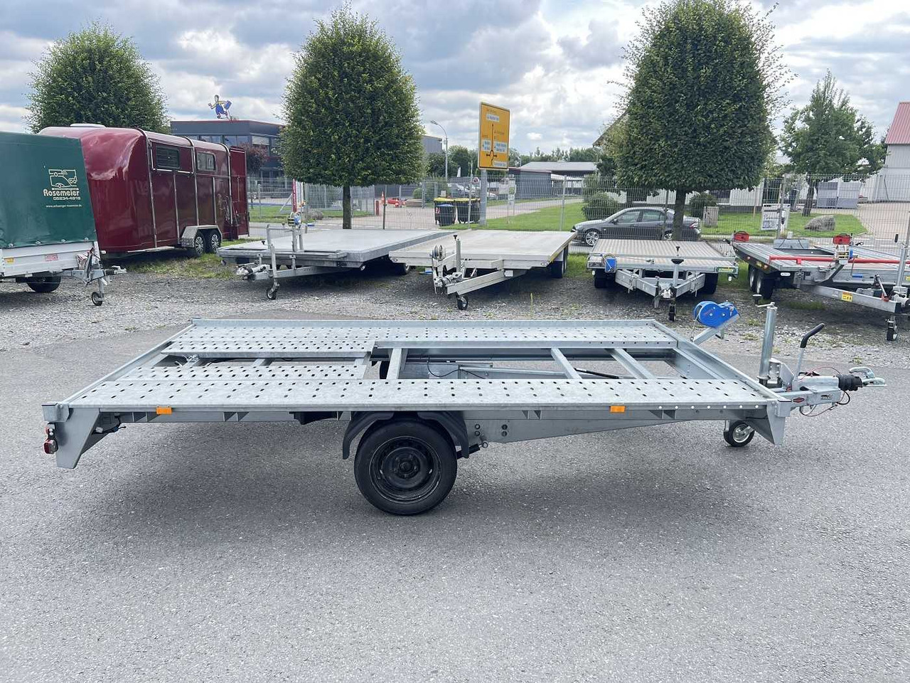 TPV HL-EBK 3520/18 Autotransporter - Prikolica za prijevoz automobila: slika TPV HL-EBK 3520/18 Autotransporter - Prikolica za prijevoz automobila TPV HL-EBK 3520/18 Autotransporter - Prikolica za prijevoz automobila: slika TPV HL-EBK 3520/18 Autotransporter - Prikolica za prijevoz automobila