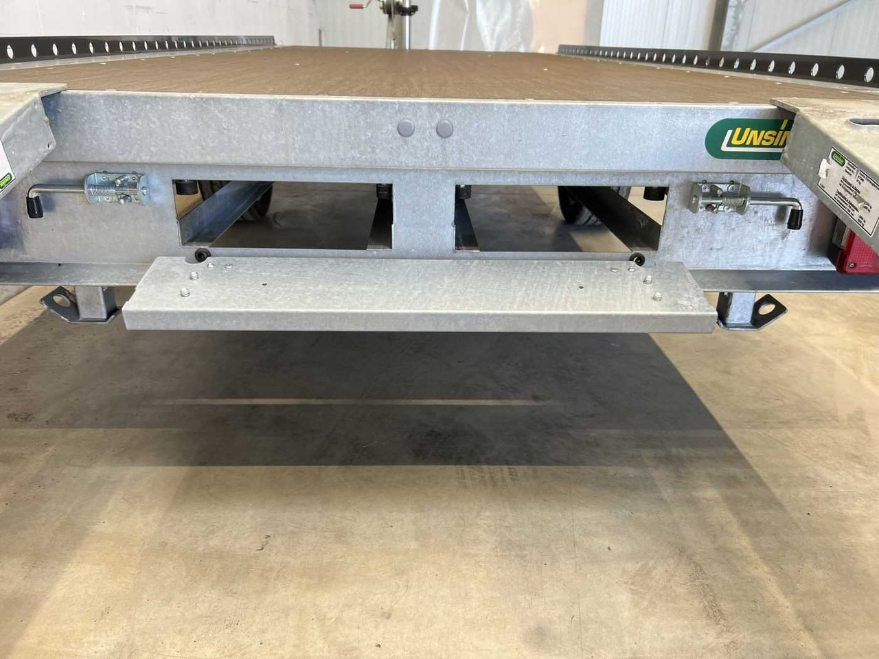 UNSINN UF 3617-13 Maschinentransporter - Prikolica za radne strojeve: slika UNSINN UF 3617-13 Maschinentransporter - Prikolica za radne strojeve UNSINN UF 3617-13 Maschinentransporter - Prikolica za radne strojeve: slika UNSINN UF 3617-13 Maschinentransporter - Prikolica za radne strojeve