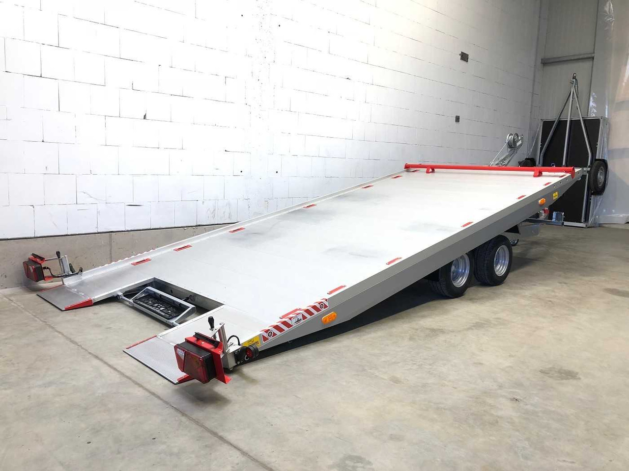 VEZEKO Imola 30.43 Autotransporter - Prikolica za prijevoz automobila: slika VEZEKO Imola 30.43 Autotransporter - Prikolica za prijevoz automobila VEZEKO Imola 30.43 Autotransporter - Prikolica za prijevoz automobila: slika VEZEKO Imola 30.43 Autotransporter - Prikolica za prijevoz automobila