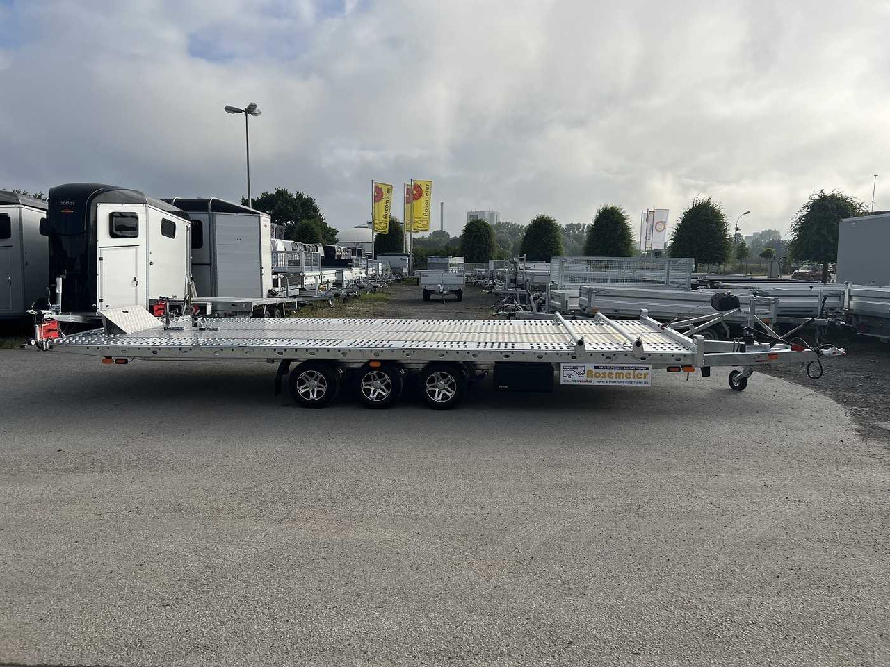 VEZEKO Jumbola 35.60 Tridem Autotransporter - Prikolica za prijevoz automobila: slika VEZEKO Jumbola 35.60 Tridem Autotransporter - Prikolica za prijevoz automobila VEZEKO Jumbola 35.60 Tridem Autotransporter - Prikolica za prijevoz automobila: slika VEZEKO Jumbola 35.60 Tridem Autotransporter - Prikolica za prijevoz automobila