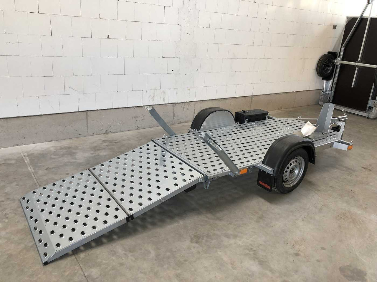 VEZEKO Motovan A + Box Motorradanhänger - Prikolica za motocikl: slika VEZEKO Motovan A + Box Motorradanhänger - Prikolica za motocikl VEZEKO Motovan A + Box Motorradanhänger - Prikolica za motocikl: slika VEZEKO Motovan A + Box Motorradanhänger - Prikolica za motocikl