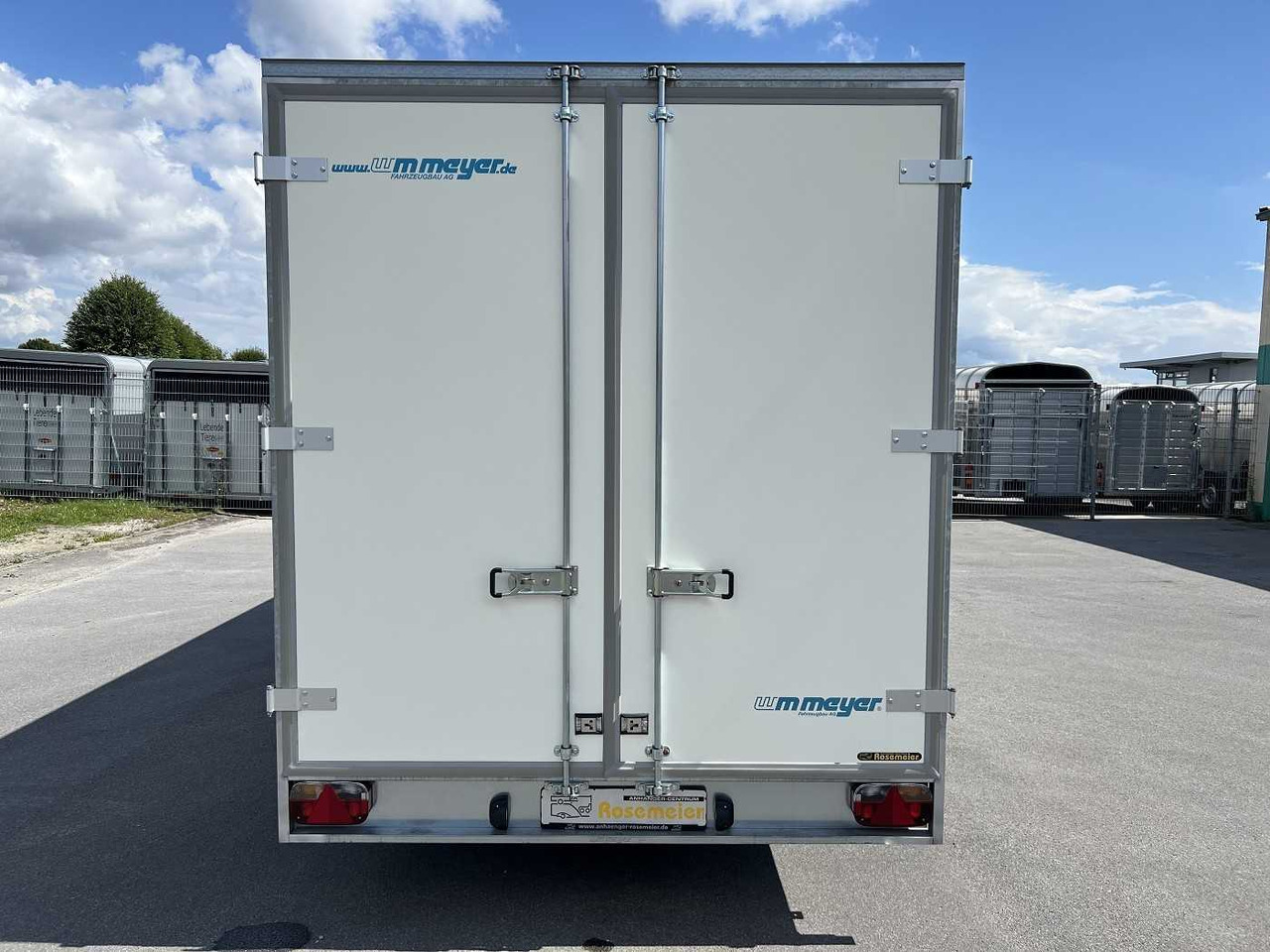 WM MEYER AZ 2760/200 S40 Kofferanhänger - Prikolica sa zatvorenim sandukom: slika WM MEYER AZ 2760/200 S40 Kofferanhänger - Prikolica sa zatvorenim sandukom WM MEYER AZ 2760/200 S40 Kofferanhänger - Prikolica sa zatvorenim sandukom: slika WM MEYER AZ 2760/200 S40 Kofferanhänger - Prikolica sa zatvorenim sandukom