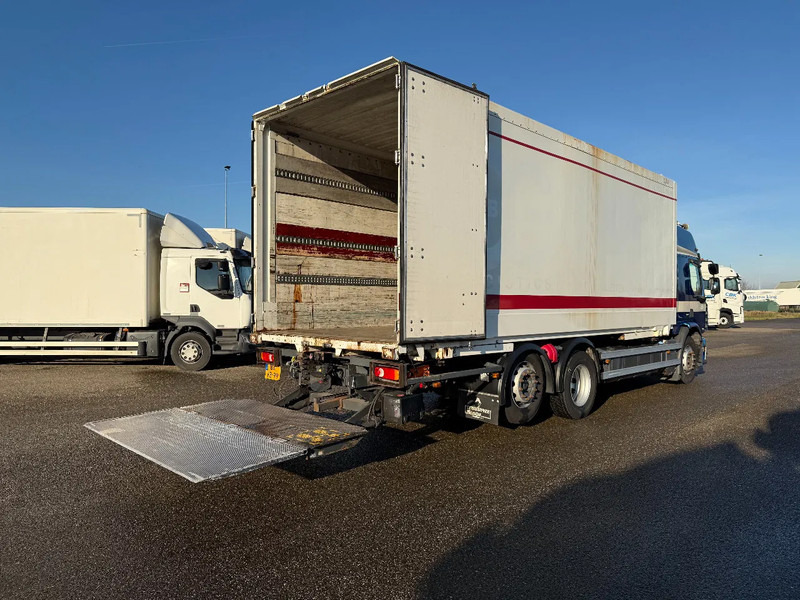 Renault Premium 380.26 6X2 BDF with box and lift - Kamion sandučar: slika Renault Premium 380.26 6X2 BDF with box and lift - Kamion sandučar Renault Premium 380.26 6X2 BDF with box and lift - Kamion sandučar: slika Renault Premium 380.26 6X2 BDF with box and lift - Kamion sandučar