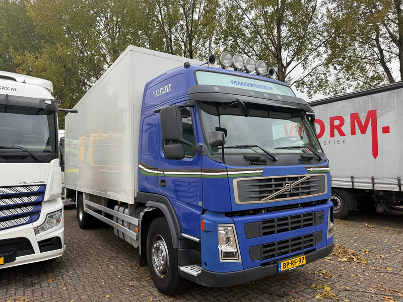 Volvo FM9-260 4X2 / Schaltgetriebe / Koffer mit Ladebordwand / Schaltgetriebe / Euro3 - Kamion sandučar: slika Volvo FM9-260 4X2 / Schaltgetriebe / Koffer mit Ladebordwand / Schaltgetriebe / Euro3 - Kamion sandučar Volvo FM9-260 4X2 / Schaltgetriebe / Koffer mit Ladebordwand / Schaltgetriebe / Euro3 - Kamion sandučar: slika Volvo FM9-260 4X2 / Schaltgetriebe / Koffer mit Ladebordwand / Schaltgetriebe / Euro3 - Kamion sandučar