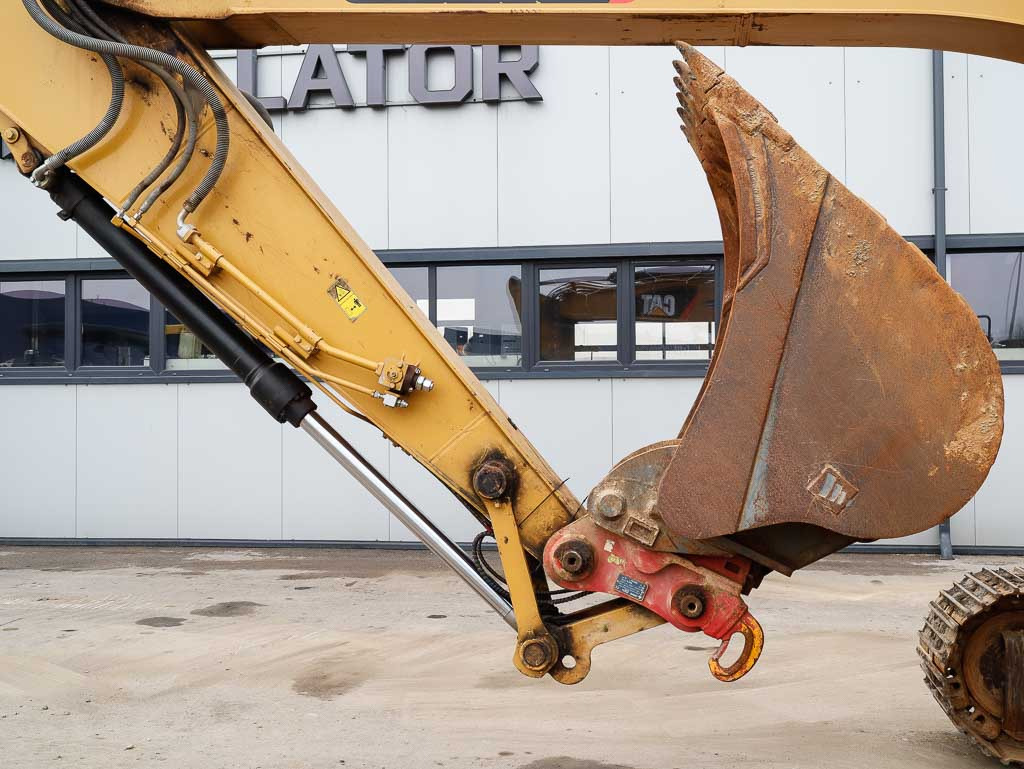 Bager gusjeničar CATERPILLAR 320F: slika Bager gusjeničar CATERPILLAR 320F