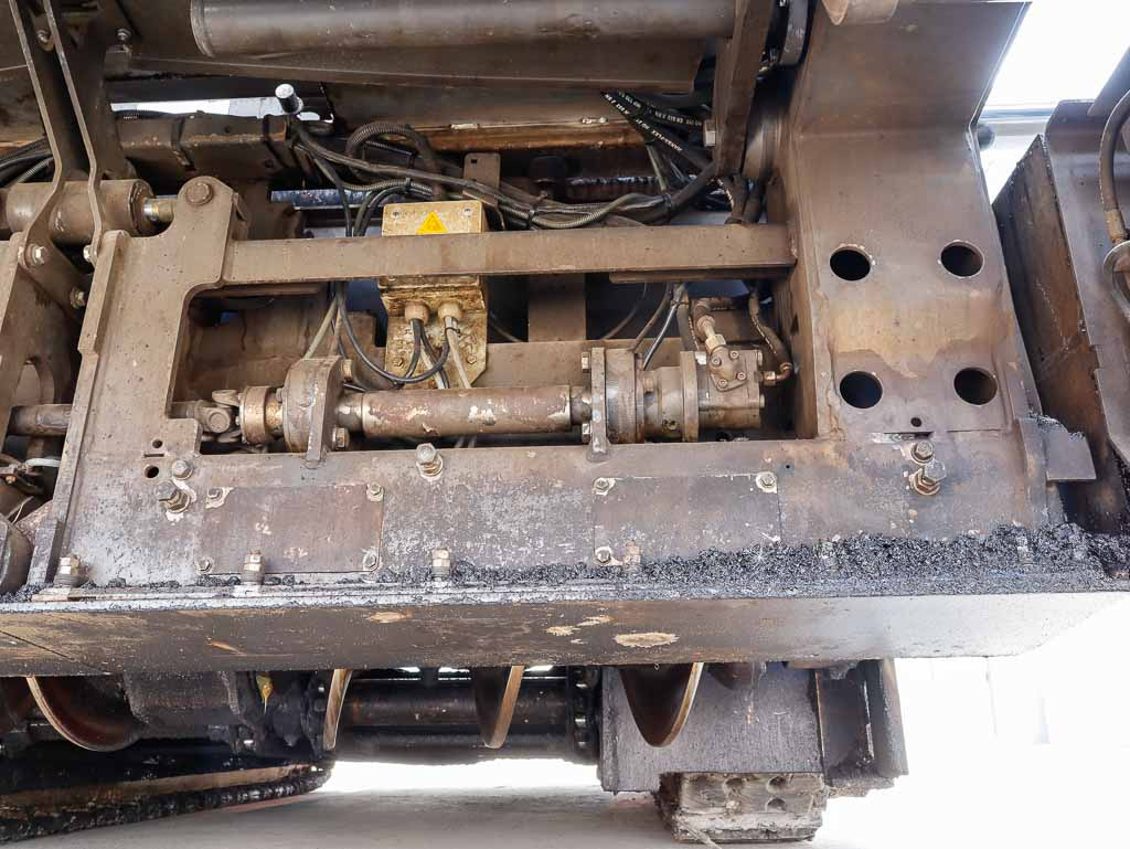 Finišer za asfalt VOLVO ABG P6820C: slika Finišer za asfalt VOLVO ABG P6820C