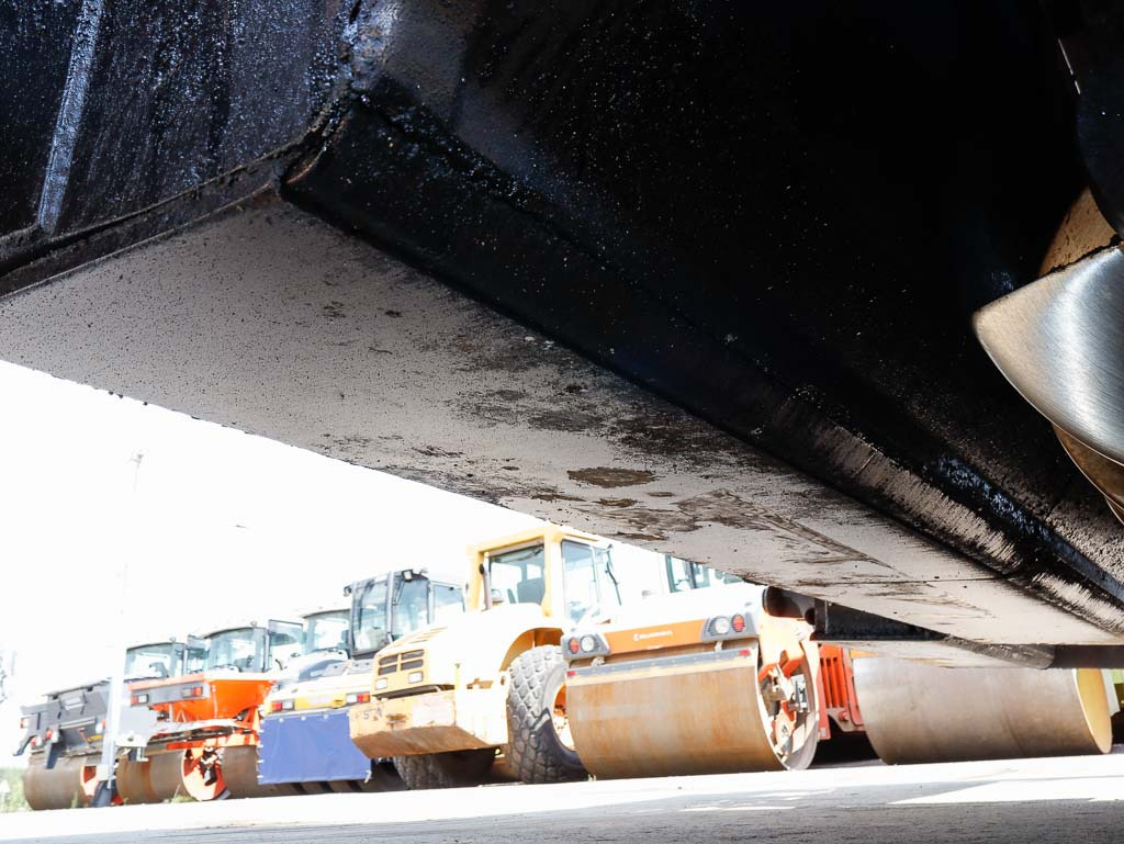 Finišer za asfalt VOLVO ABG P6820C: slika Finišer za asfalt VOLVO ABG P6820C
