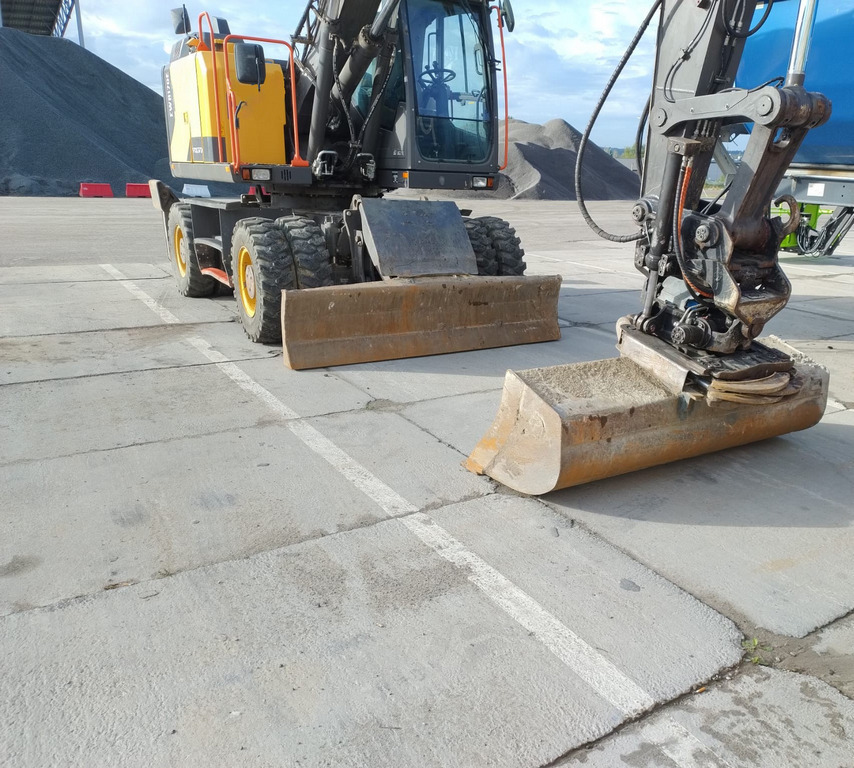 VOLVO EWR170E - Bager na kotačima: slika VOLVO EWR170E - Bager na kotačima VOLVO EWR170E - Bager na kotačima: slika VOLVO EWR170E - Bager na kotačima