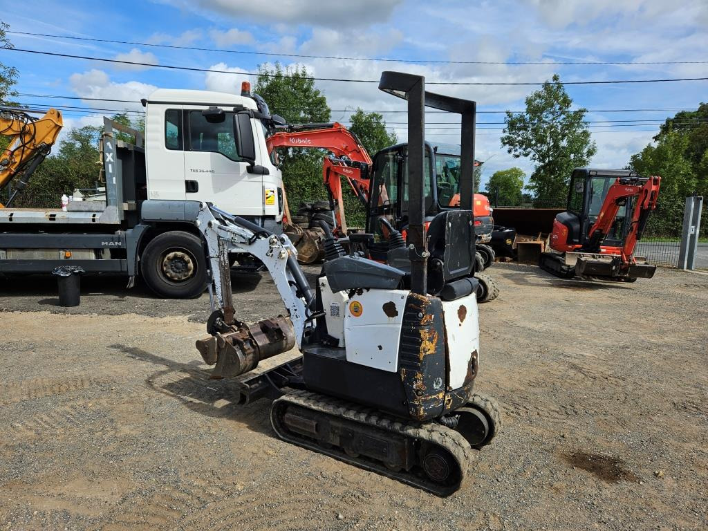 BOBCAT E 10 - Mini bager: slika BOBCAT E 10 - Mini bager BOBCAT E 10 - Mini bager: slika BOBCAT E 10 - Mini bager