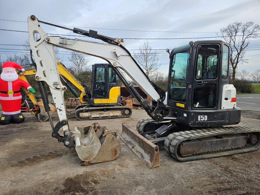 BOBCAT E 50 - Mini bager: slika BOBCAT E 50 - Mini bager BOBCAT E 50 - Mini bager: slika BOBCAT E 50 - Mini bager