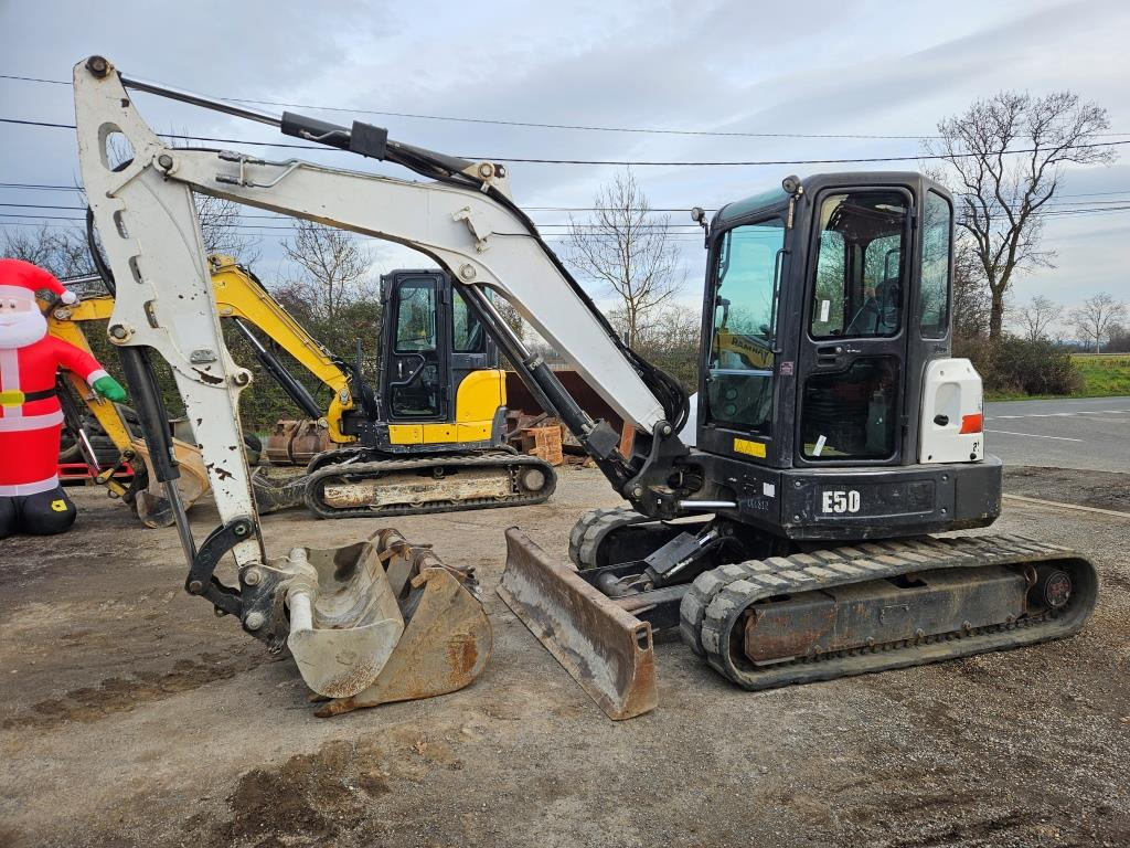 BOBCAT E 50 - Mini bager: slika BOBCAT E 50 - Mini bager BOBCAT E 50 - Mini bager: slika BOBCAT E 50 - Mini bager