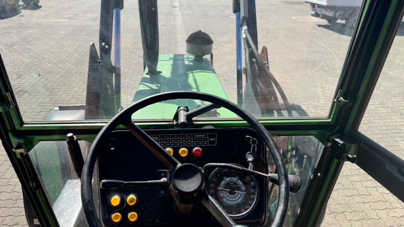 Fendt Farmer 308 LS - Traktor: slika Fendt Farmer 308 LS - Traktor Fendt Farmer 308 LS - Traktor: slika Fendt Farmer 308 LS - Traktor