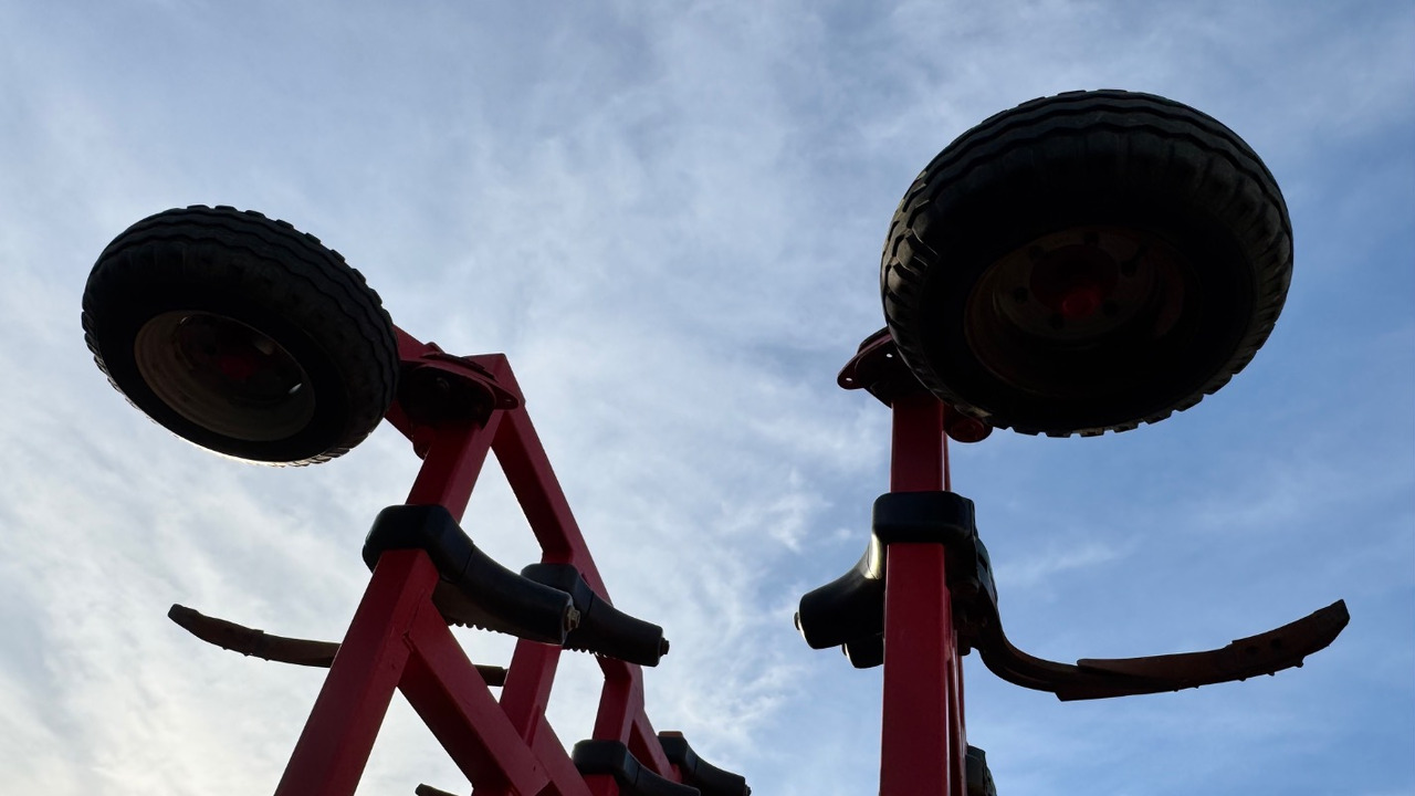 Horsch Tiger 8AS Reifenpacker TopRing - Kultivator: slika Horsch Tiger 8AS Reifenpacker TopRing - Kultivator Horsch Tiger 8AS Reifenpacker TopRing - Kultivator: slika Horsch Tiger 8AS Reifenpacker TopRing - Kultivator