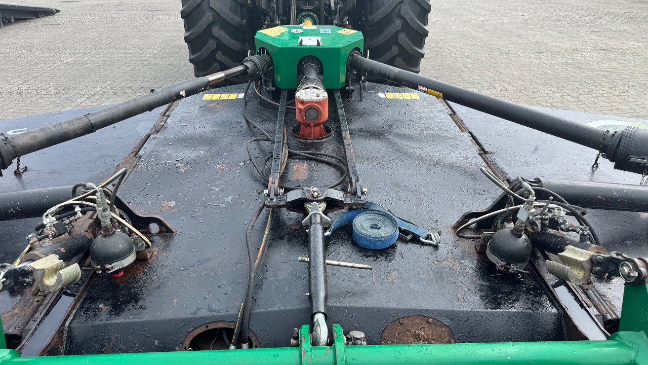 Spearhead Stubble Master 730 - Malčer sa čekićima: slika Spearhead Stubble Master 730 - Malčer sa čekićima Spearhead Stubble Master 730 - Malčer sa čekićima: slika Spearhead Stubble Master 730 - Malčer sa čekićima