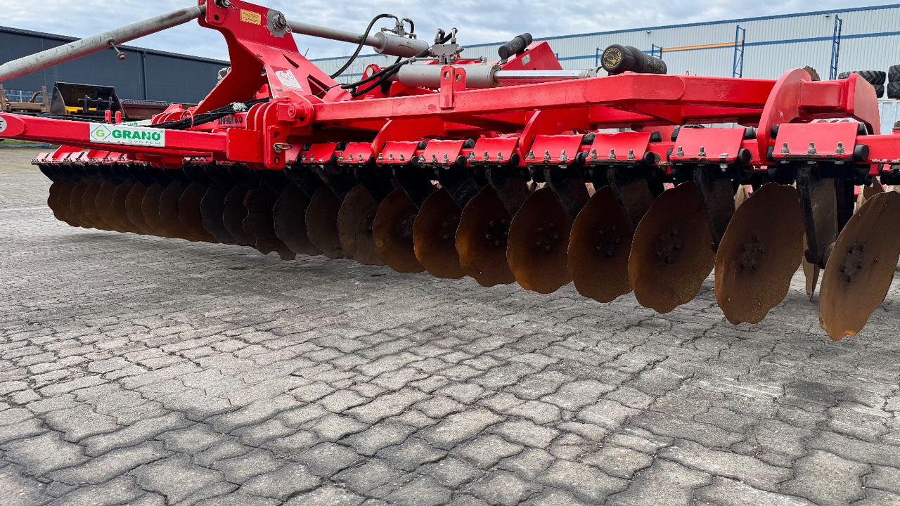Top Agro SHARK 6.0 GRANO-SYSTEM Hydr. 6,0m - Tanjurača: slika Top Agro SHARK 6.0 GRANO-SYSTEM Hydr. 6,0m - Tanjurača Top Agro SHARK 6.0 GRANO-SYSTEM Hydr. 6,0m - Tanjurača: slika Top Agro SHARK 6.0 GRANO-SYSTEM Hydr. 6,0m - Tanjurača
