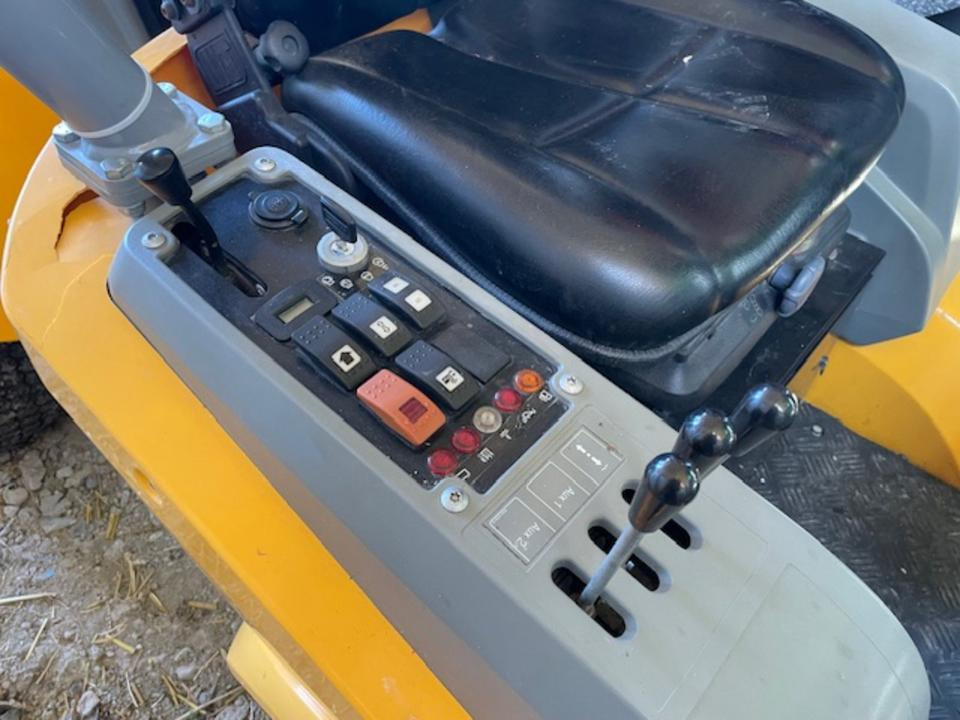 Stiga Titan 26H Diesel-Aufsitzrasenmäher mit Frontmähwerk - Vrtna kosilica: slika Stiga Titan 26H Diesel-Aufsitzrasenmäher mit Frontmähwerk - Vrtna kosilica Stiga Titan 26H Diesel-Aufsitzrasenmäher mit Frontmähwerk - Vrtna kosilica: slika Stiga Titan 26H Diesel-Aufsitzrasenmäher mit Frontmähwerk - Vrtna kosilica