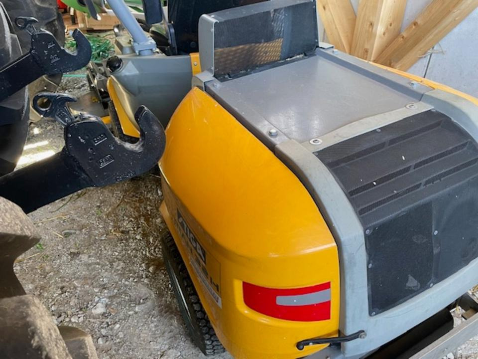 Stiga Titan 26H Diesel-Aufsitzrasenmäher mit Frontmähwerk - Vrtna kosilica: slika Stiga Titan 26H Diesel-Aufsitzrasenmäher mit Frontmähwerk - Vrtna kosilica Stiga Titan 26H Diesel-Aufsitzrasenmäher mit Frontmähwerk - Vrtna kosilica: slika Stiga Titan 26H Diesel-Aufsitzrasenmäher mit Frontmähwerk - Vrtna kosilica