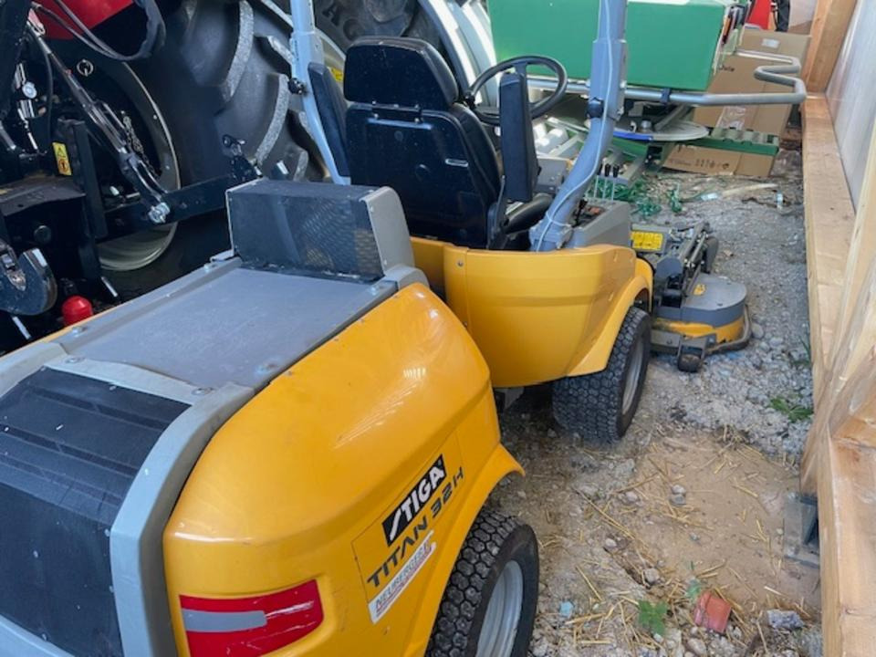 Stiga Titan 26H Diesel-Aufsitzrasenmäher mit Frontmähwerk - Vrtna kosilica: slika Stiga Titan 26H Diesel-Aufsitzrasenmäher mit Frontmähwerk - Vrtna kosilica Stiga Titan 26H Diesel-Aufsitzrasenmäher mit Frontmähwerk - Vrtna kosilica: slika Stiga Titan 26H Diesel-Aufsitzrasenmäher mit Frontmähwerk - Vrtna kosilica