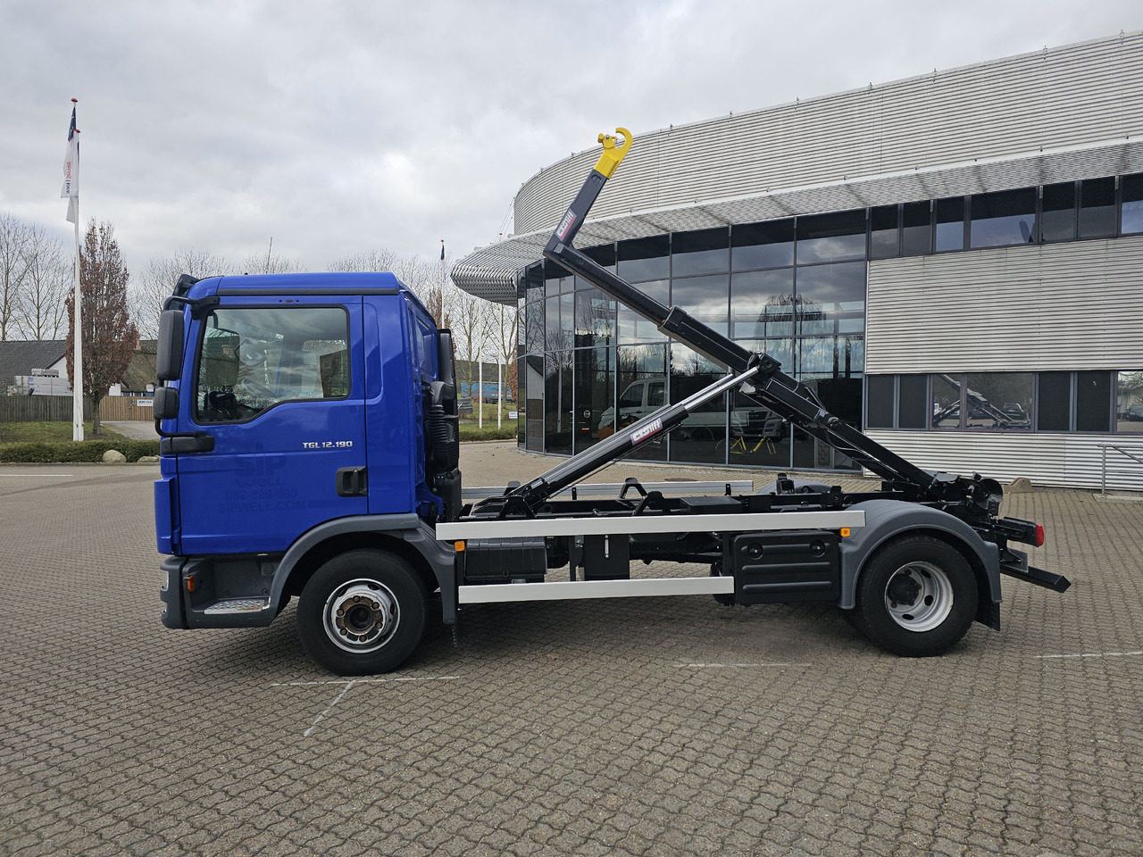 MAN TGL 12.190 BL - Kamion s kukastom dizalicom: slika MAN TGL 12.190 BL - Kamion s kukastom dizalicom MAN TGL 12.190 BL - Kamion s kukastom dizalicom: slika MAN TGL 12.190 BL - Kamion s kukastom dizalicom