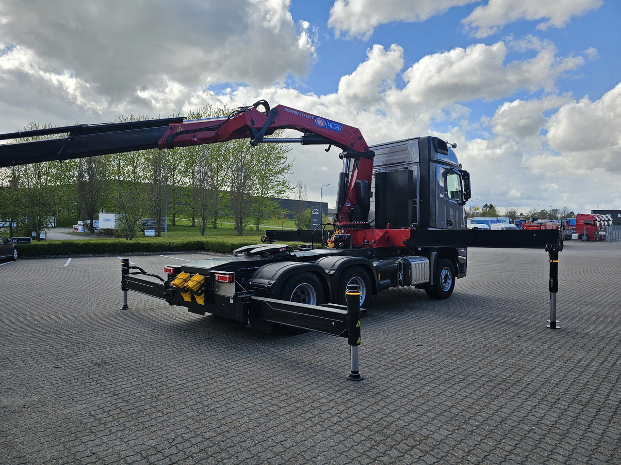 Kamion s kranom, Tegljač Mercedes Arocs 2653 6x4 40 T-mtr.: slika Kamion s kranom, Tegljač Mercedes Arocs 2653 6x4 40 T-mtr.