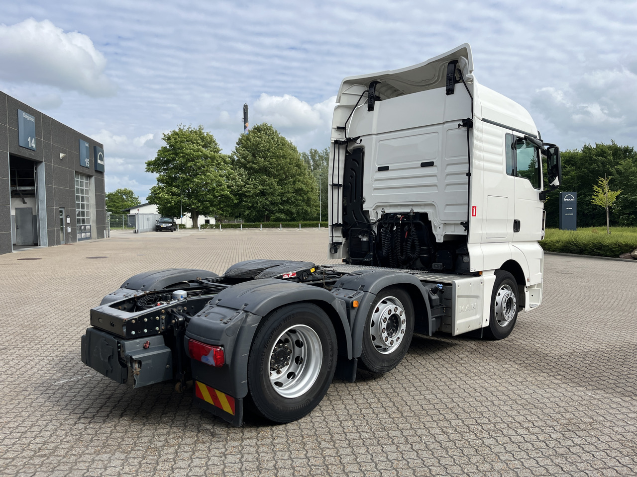 MAN TGX 26.470 6x2-2 - Tegljač: slika MAN TGX 26.470 6x2-2 - Tegljač MAN TGX 26.470 6x2-2 - Tegljač: slika MAN TGX 26.470 6x2-2 - Tegljač