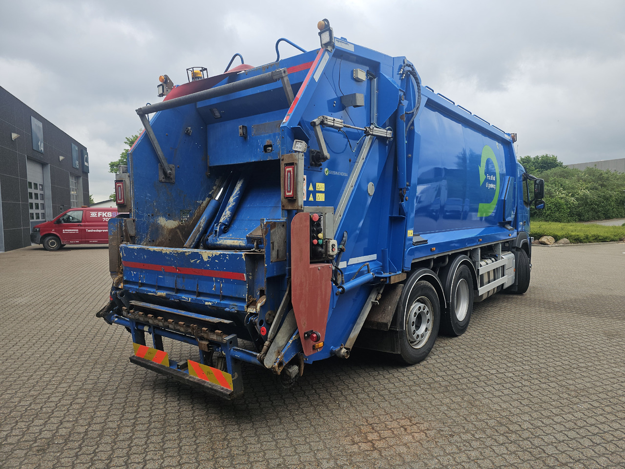 Volvo FM330 - Kamion za odvoz smeća: slika Volvo FM330 - Kamion za odvoz smeća Volvo FM330 - Kamion za odvoz smeća: slika Volvo FM330 - Kamion za odvoz smeća