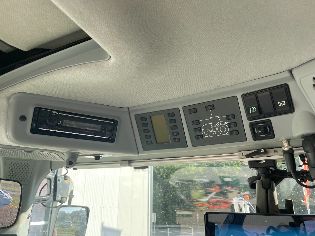 CLAAS Arion 660 CMATIC - Traktor: slika CLAAS Arion 660 CMATIC - Traktor CLAAS Arion 660 CMATIC - Traktor: slika CLAAS Arion 660 CMATIC - Traktor