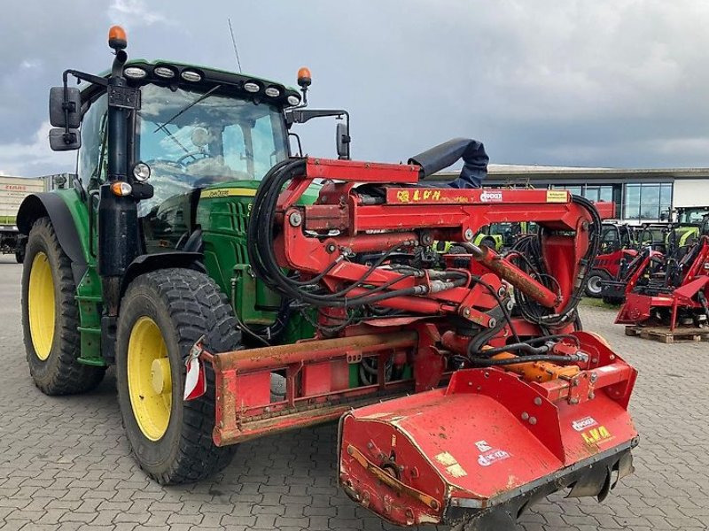 Traktor John Deere 6110R: slika Traktor John Deere 6110R Traktor John Deere 6110R: slika Traktor John Deere 6110R