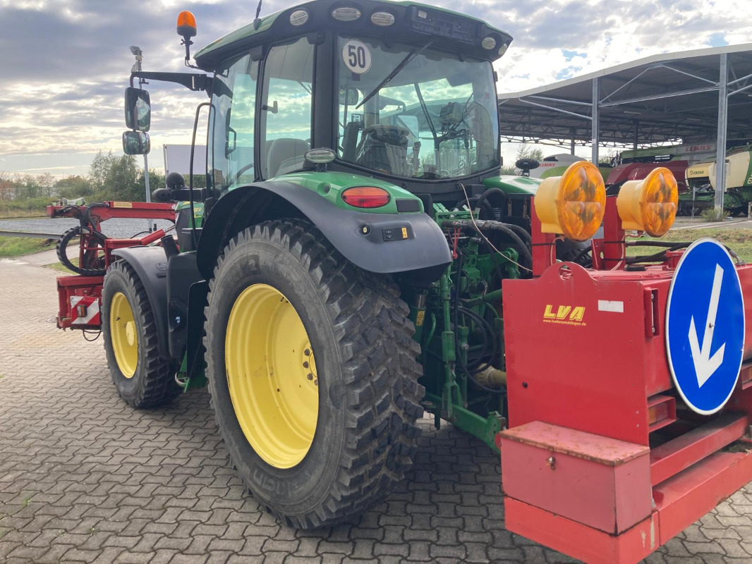 Traktor John Deere 6110R: slika Traktor John Deere 6110R Traktor John Deere 6110R: slika Traktor John Deere 6110R