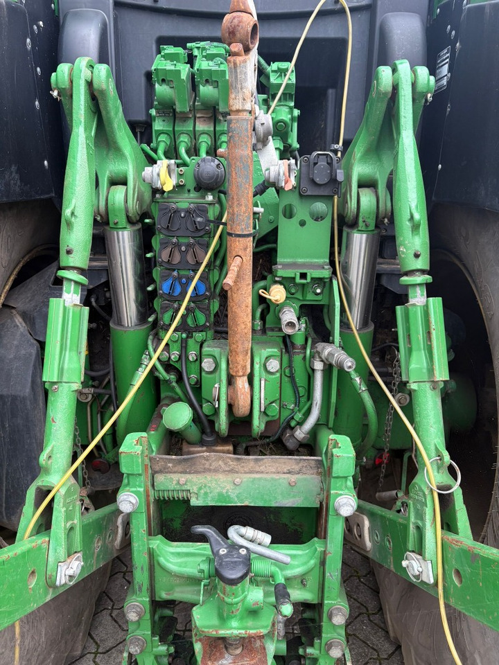 John Deere 6195R - Traktor: slika John Deere 6195R - Traktor John Deere 6195R - Traktor: slika John Deere 6195R - Traktor