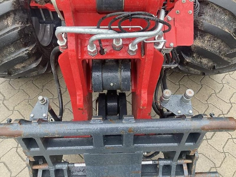 Schäffer 6680T - Teleskopski utovarivač na kotačima: slika Schäffer 6680T - Teleskopski utovarivač na kotačima Schäffer 6680T - Teleskopski utovarivač na kotačima: slika Schäffer 6680T - Teleskopski utovarivač na kotačima