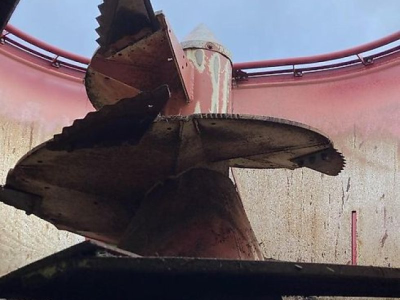 Strautmann Verti-Mix 951 - Vagon-miješalica za krmivo: slika Strautmann Verti-Mix 951 - Vagon-miješalica za krmivo Strautmann Verti-Mix 951 - Vagon-miješalica za krmivo: slika Strautmann Verti-Mix 951 - Vagon-miješalica za krmivo