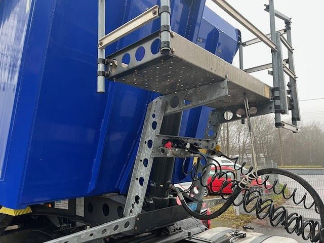 Schmitz Cargobull SKI 24 7,2 SL Kippauflieger ALu 35 CBM - Kiper poluprikolica: slika Schmitz Cargobull SKI 24 7,2 SL Kippauflieger ALu 35 CBM - Kiper poluprikolica Schmitz Cargobull SKI 24 7,2 SL Kippauflieger ALu 35 CBM - Kiper poluprikolica: slika Schmitz Cargobull SKI 24 7,2 SL Kippauflieger ALu 35 CBM - Kiper poluprikolica