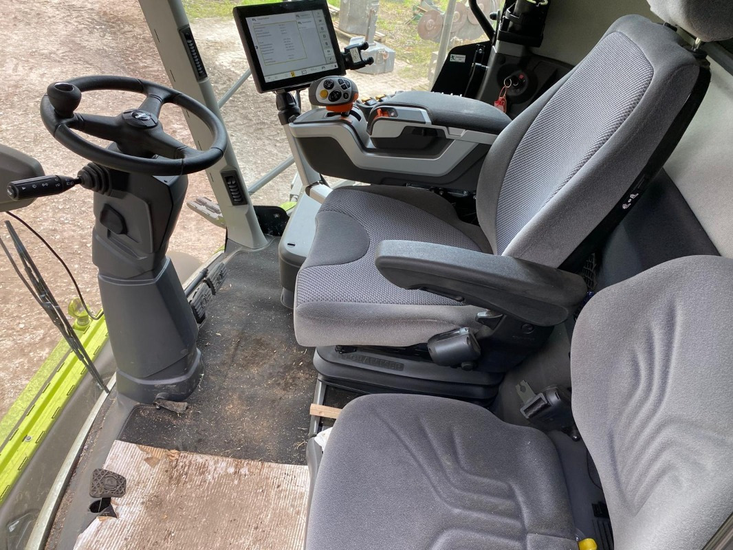 Novi Kombajn za žetvu CLAAS Lexion 6800 mit Vario 930 Schneidwerk: slika Novi Kombajn za žetvu CLAAS Lexion 6800 mit Vario 930 Schneidwerk Novi Kombajn za žetvu CLAAS Lexion 6800 mit Vario 930 Schneidwerk: slika Novi Kombajn za žetvu CLAAS Lexion 6800 mit Vario 930 Schneidwerk