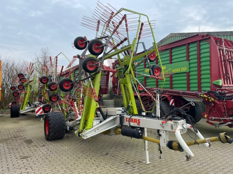 CLAAS Liner 3600 - Prevrtač sijena/ Grabulje: slika CLAAS Liner 3600 - Prevrtač sijena/ Grabulje CLAAS Liner 3600 - Prevrtač sijena/ Grabulje: slika CLAAS Liner 3600 - Prevrtač sijena/ Grabulje