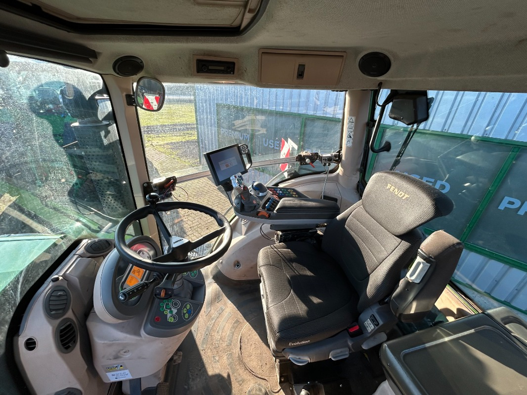 Fendt 826 Vario ProfiPlus - Traktor: slika Fendt 826 Vario ProfiPlus - Traktor Fendt 826 Vario ProfiPlus - Traktor: slika Fendt 826 Vario ProfiPlus - Traktor